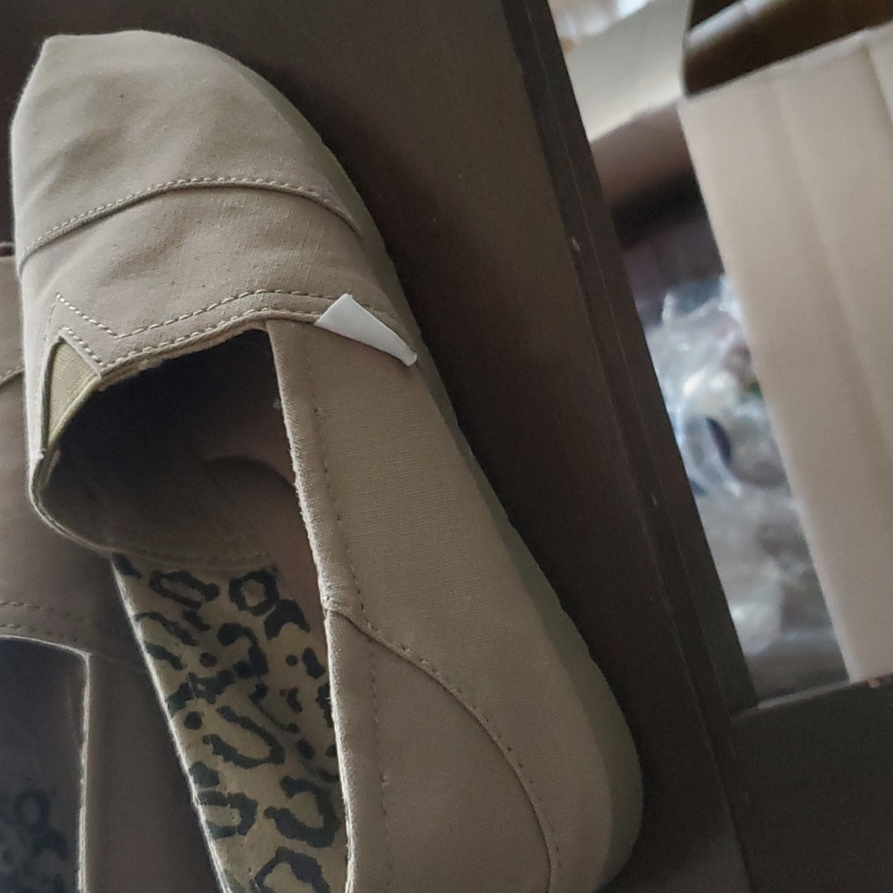 Shoes - Picture 3 of 3